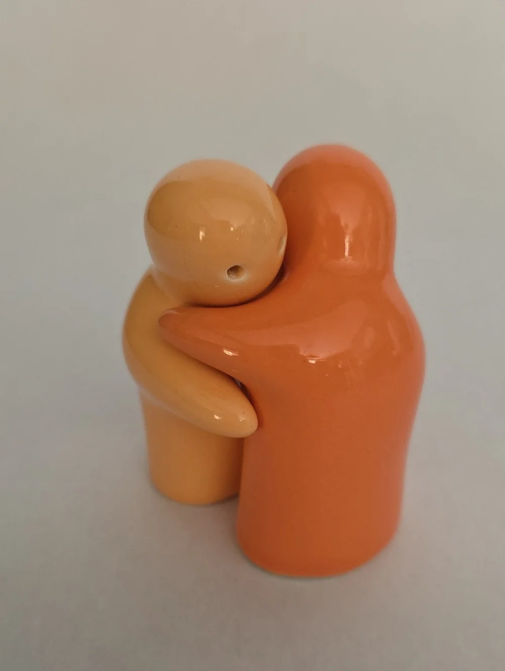 Vintage Hugging Glossy Ceramic Ghosts Salt & Pepper Shakers Pair - Orange Duo